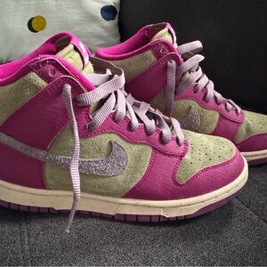 Women’s Nike High Top Retro Suede
